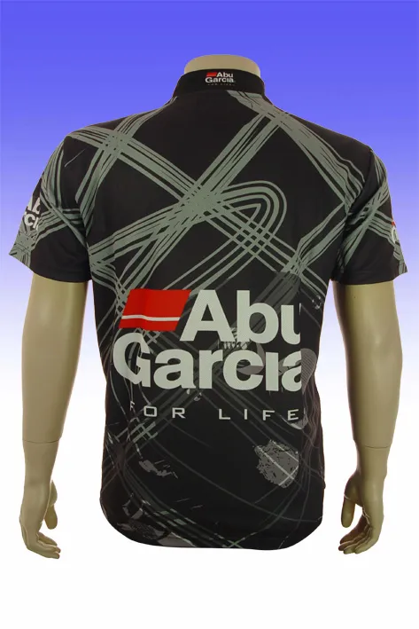 T-shirt con collo stretto con stampa all-over realizzata in fabbrica